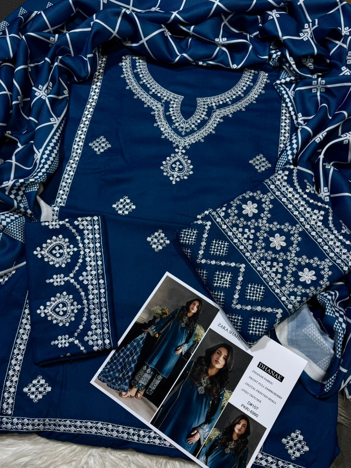 IZEL EMBROIDERED DHANAK UNSTICHED 3pc (SL-749)