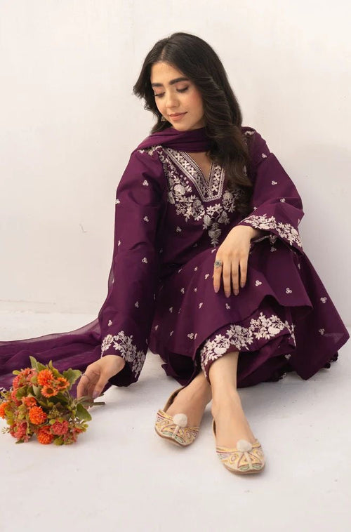 AGHA NOOR-HEAVY EMBROIDERED LAWN 3pc (SL-761)