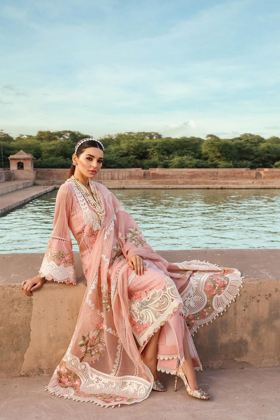 CRIMSON -HEAVY EMBROIDERED BORING UNSTICHED 3pc (SL-5048)
