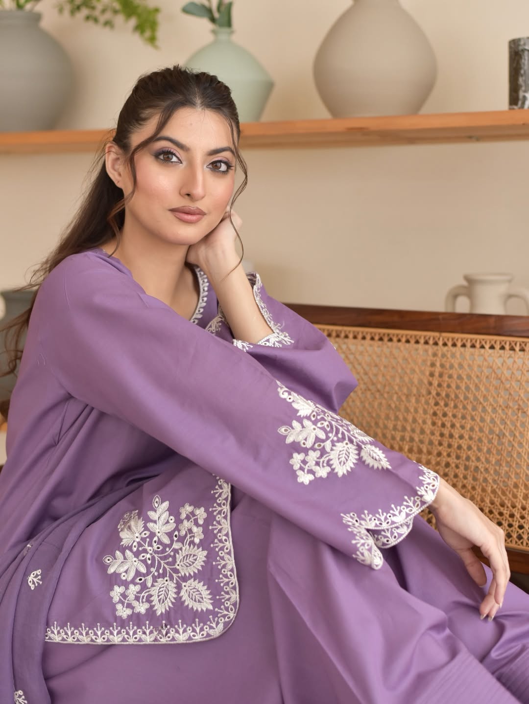 ASH-LUXURY EMBROIDERED LAWN 3pc (SL-6193)