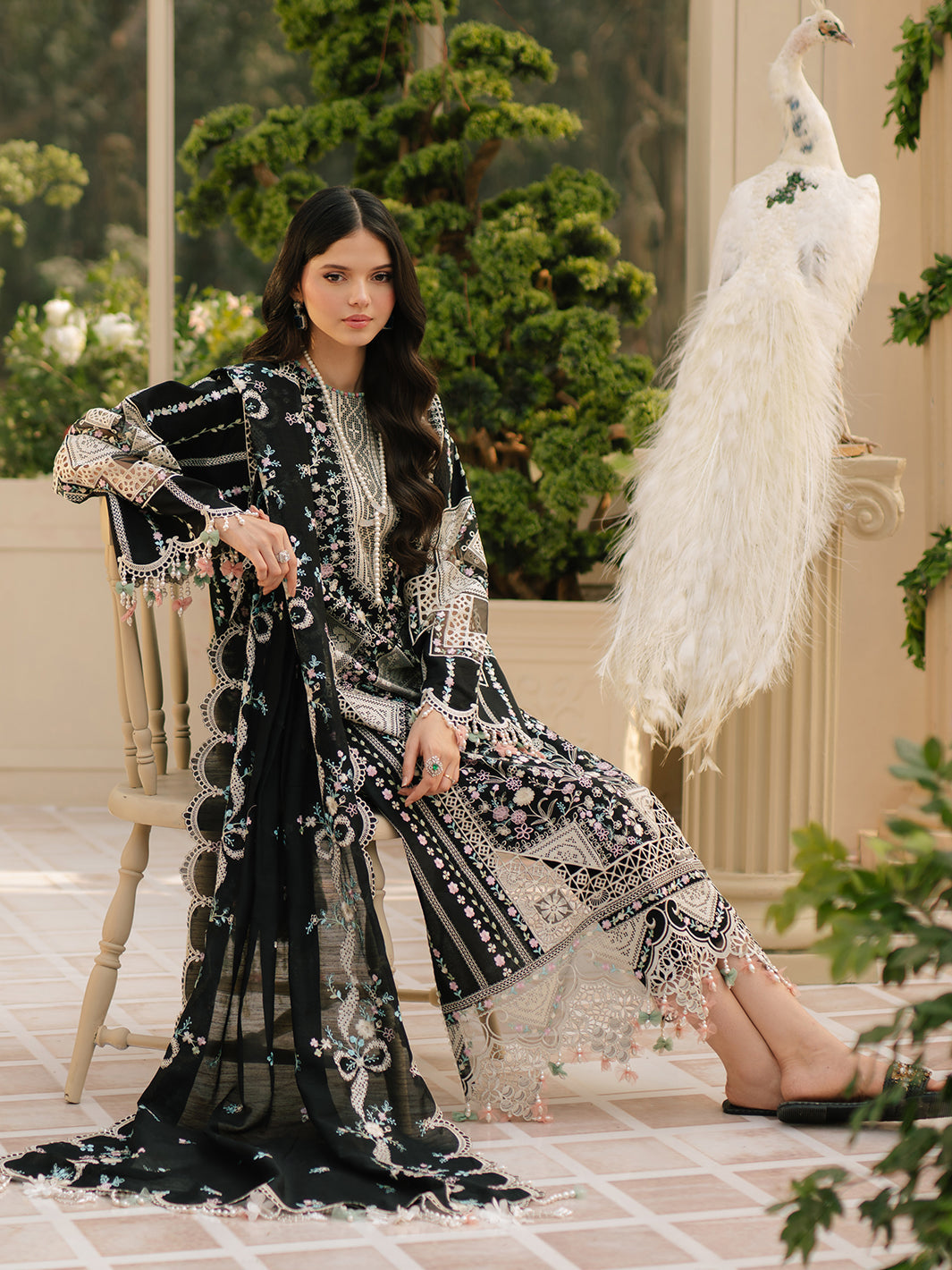 BIN ILYAS-HEAVY EMBROIDERED LAWN 3pc (SL-1222)