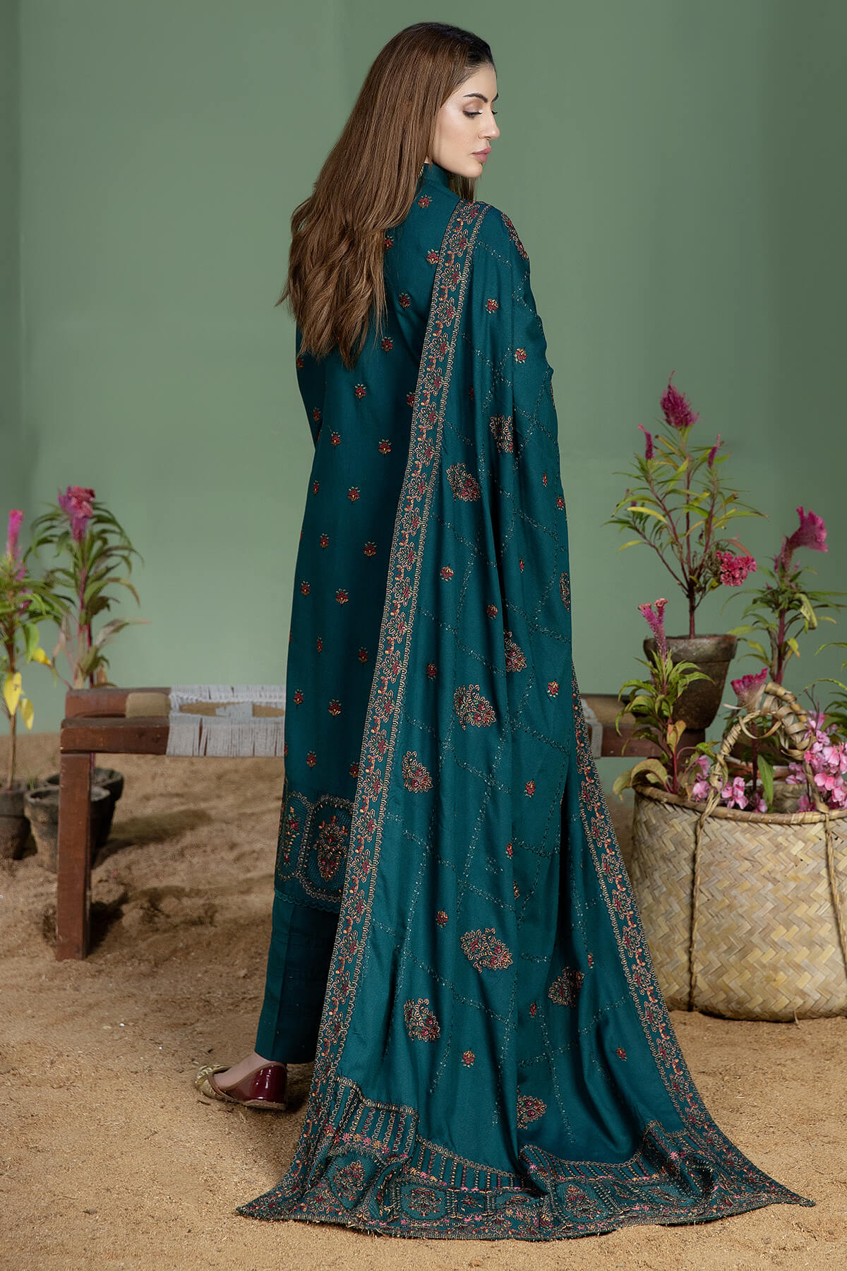 MOHAGNI EMBROIDERED LAWN UNSTICHED 3pc (SL-433)