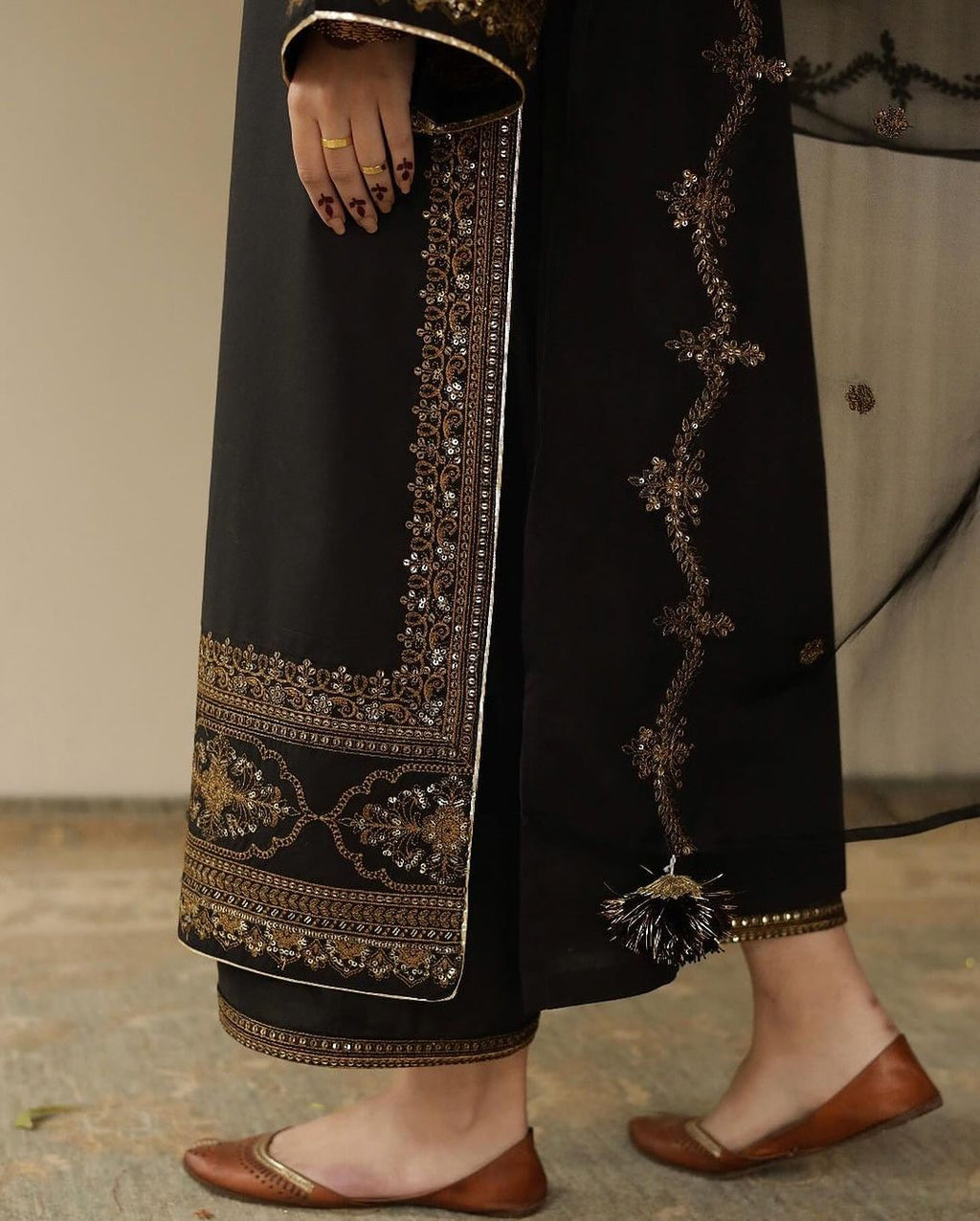 DYOT-HEAVY EMBROIDERED LAWN UNSTICHED 3pc (SL-1240)