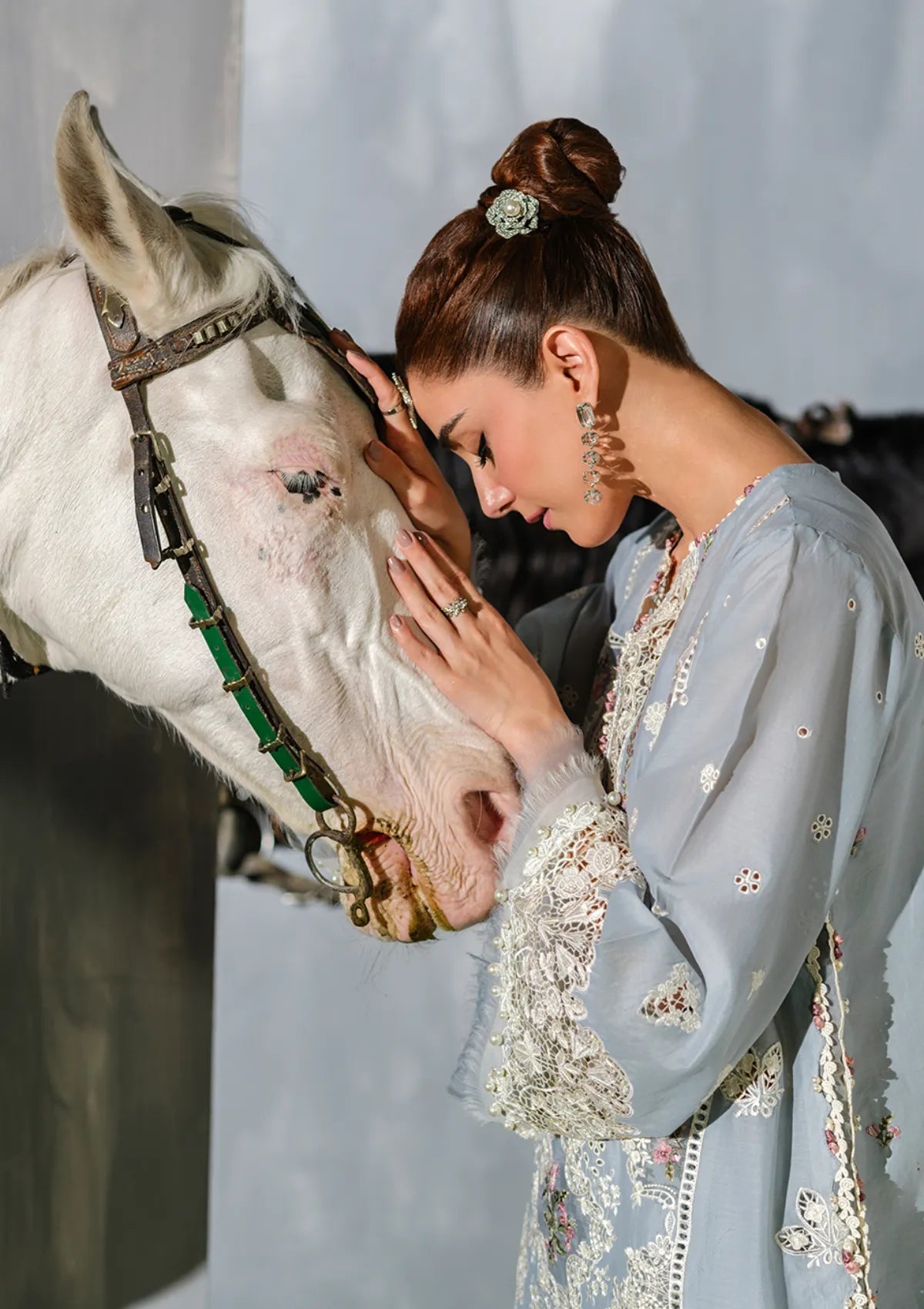 ELAF-HEAVY EMBROIDERED LAWN 3pc (SL-1655)